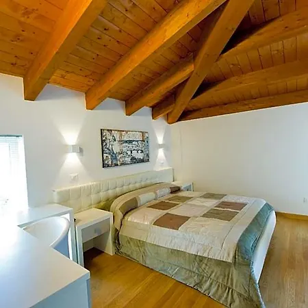 Jolie Bed & Breakfast